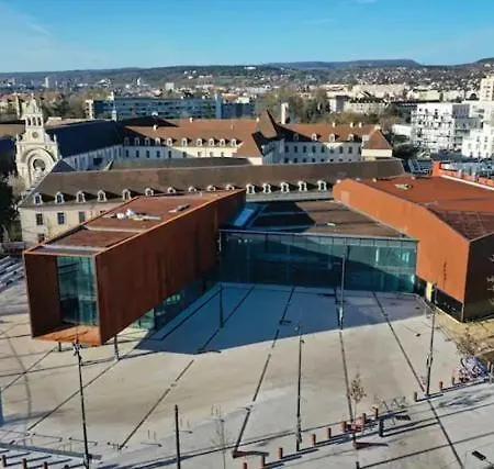 Deux Beaux Appartements En Plein Coeur De Dijon *